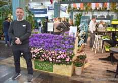 Lars Kreutzmann of Flowers for You by Thoruplund, growing campanulas, roses and Schlumbergera.